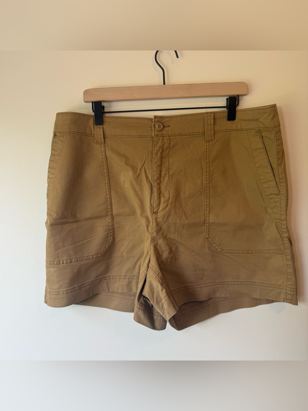 Old Navy Tan Women’s OG Chino Casual Shorts Size XL